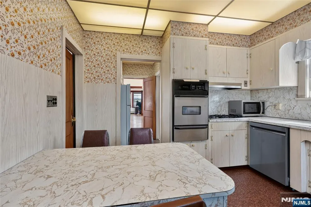 290 Lafayette Avenue 2 Cliffside Park, NJ 07010