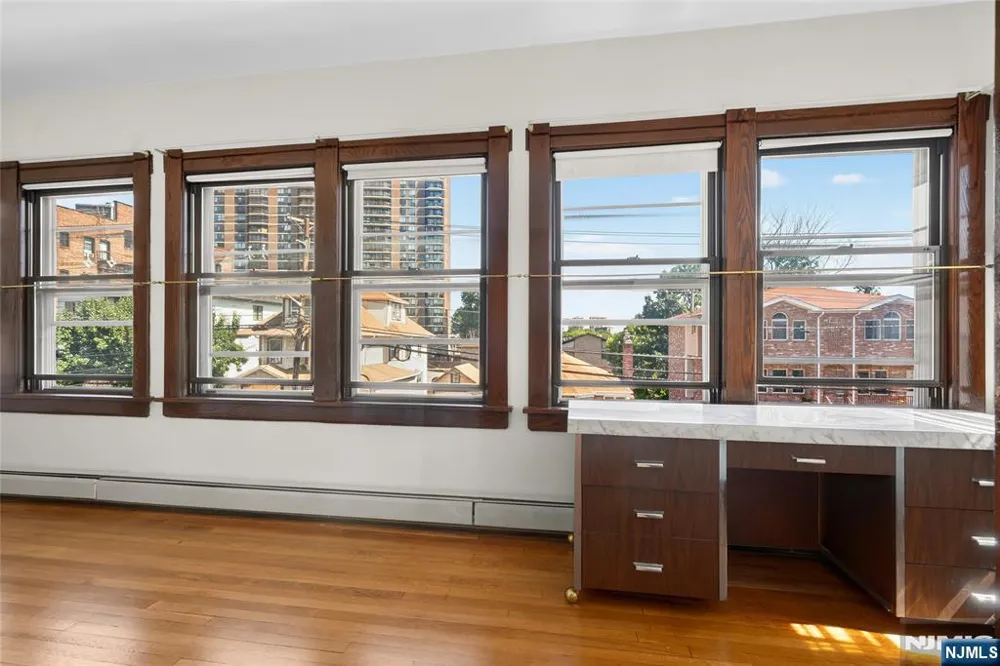 290 Lafayette Avenue 2 Cliffside Park, NJ 07010