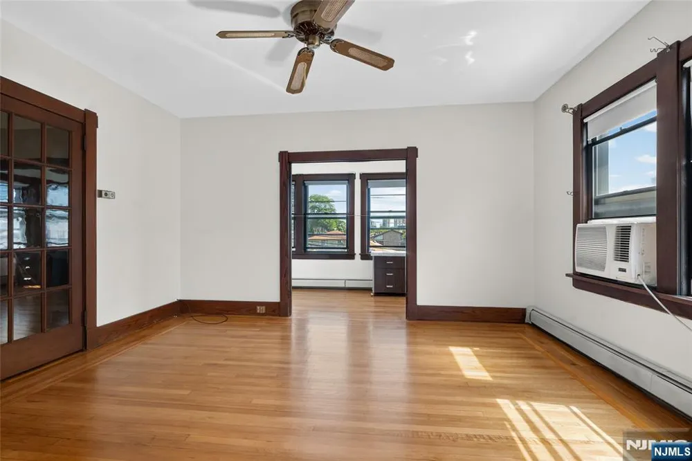 290 Lafayette Avenue 2 Cliffside Park, NJ 07010