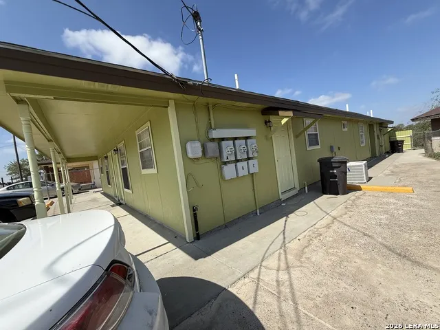 841 Christian Eagle Pass, TX 78852