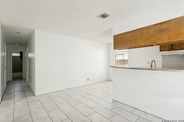 3414 GATEWAY DR San Antonio, TX 78210