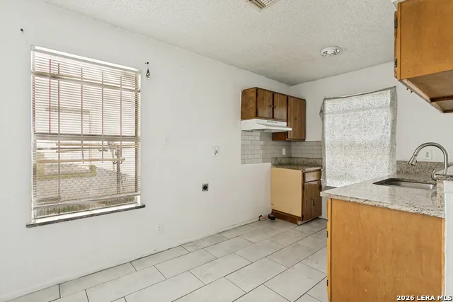 3414 GATEWAY DR San Antonio, TX 78210