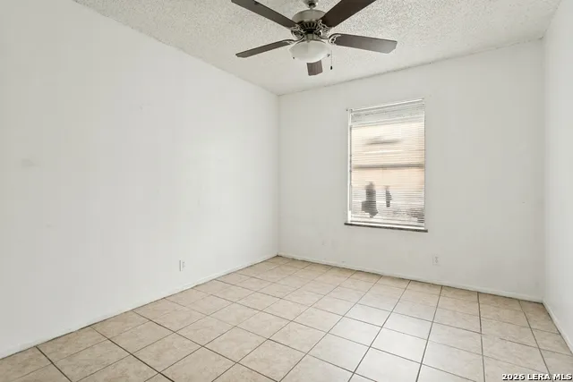 3414 GATEWAY DR San Antonio, TX 78210
