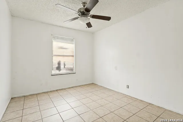 3414 GATEWAY DR San Antonio, TX 78210