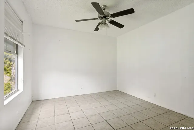 3414 GATEWAY DR San Antonio, TX 78210