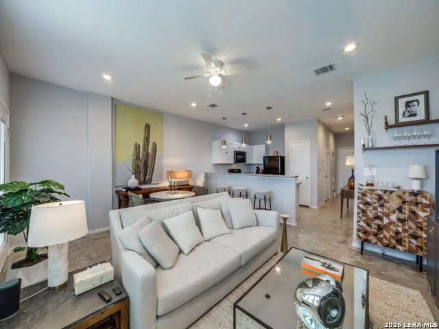 6906 CRESTWAY RD San Antonio, TX 78239