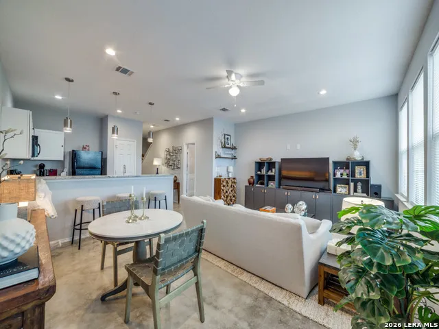 6906 CRESTWAY RD San Antonio, TX 78239