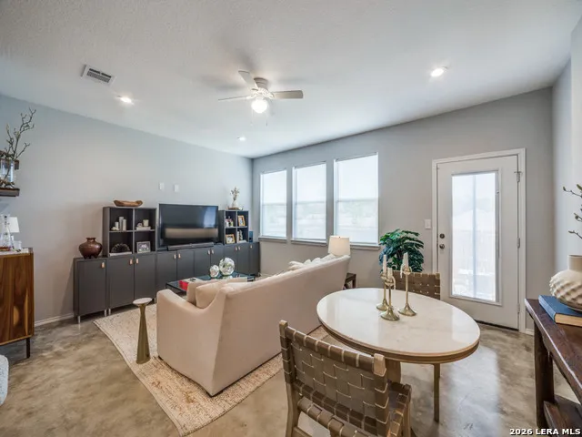 6918 CRESTWAY RD San Antonio, TX 78239