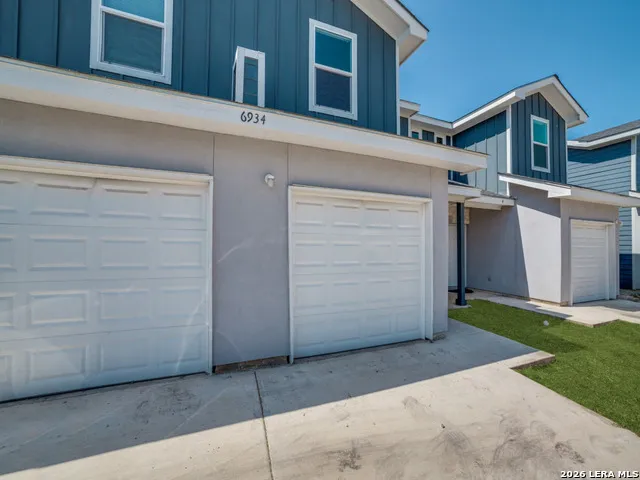 6934 CRESTWAY RD San Antonio, TX 78239