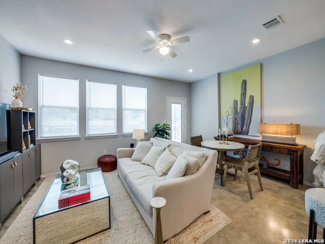 6934 CRESTWAY RD San Antonio, TX 78239