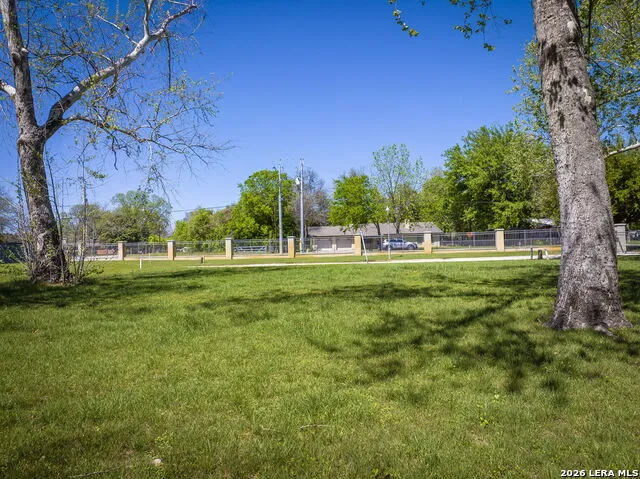 108 Cypress McQueeney, TX 78123