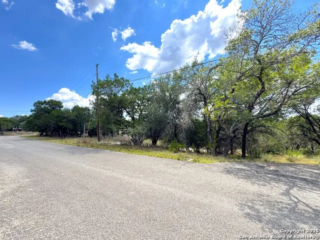 861, 881 Riviera Canyon Lake, TX 78133
