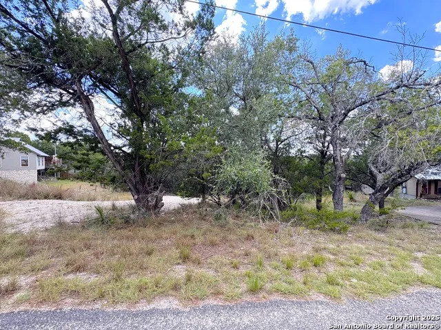 861, 881 Riviera Canyon Lake, TX 78133