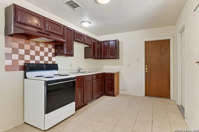 1037 VALLEY FORGE DR Schertz, TX 78154