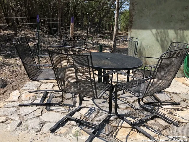 191 Paw Print Blanco, TX 78606