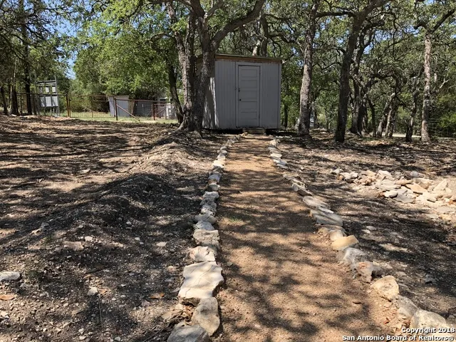 191 Paw Print Blanco, TX 78606