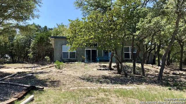 191 Paw Print Blanco, TX 78606
