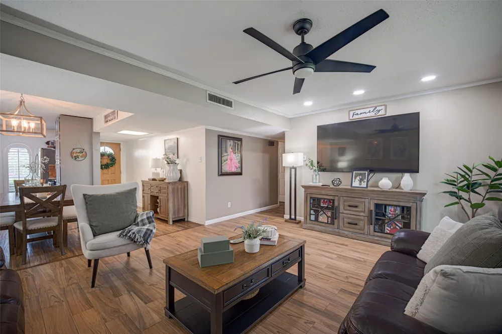 2916 Lockwood Drive Carrollton, TX 75007