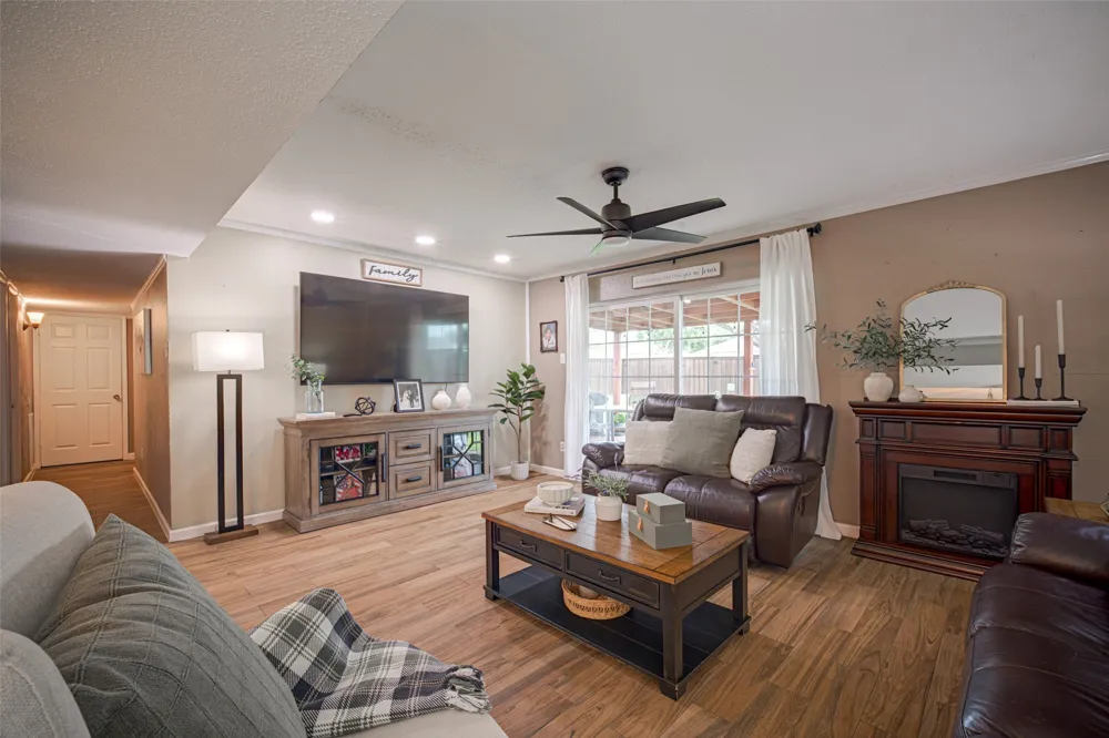 2916 Lockwood Drive Carrollton, TX 75007