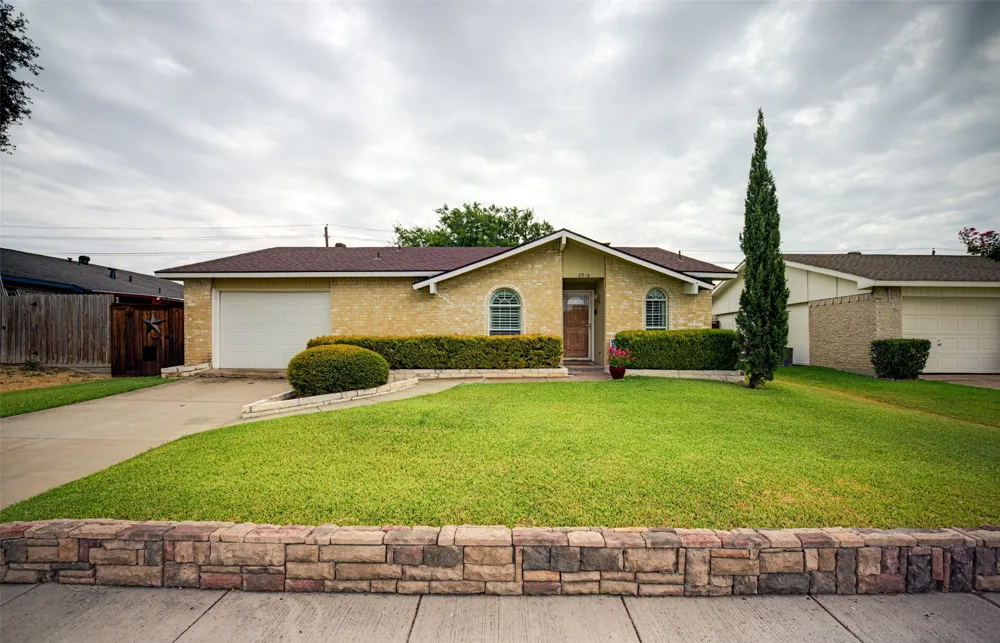 2916 Lockwood Drive Carrollton, TX 75007