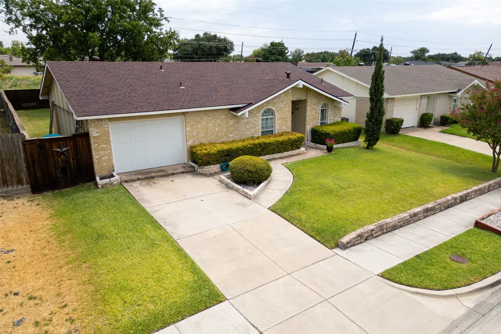 2916 Lockwood Drive Carrollton, TX 75007