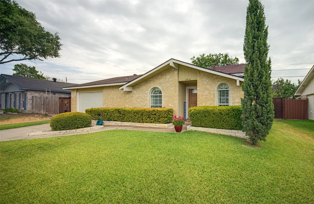 2916 Lockwood Drive Carrollton, TX 75007