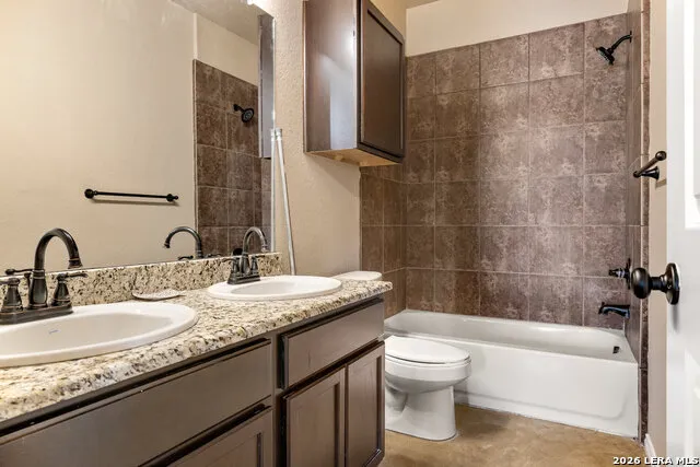 216 STONE GATE DR New Braunfels, TX 78130