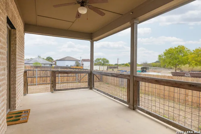 216 STONE GATE DR New Braunfels, TX 78130
