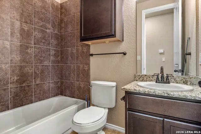 216 STONE GATE DR New Braunfels, TX 78130
