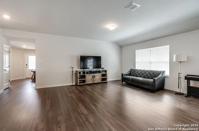 9811 Kalm Brome San Antonio, TX 78254