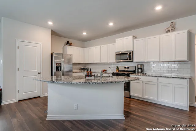 9811 Kalm Brome San Antonio, TX 78254