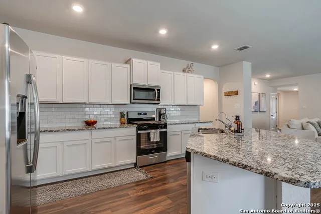 9811 Kalm Brome San Antonio, TX 78254