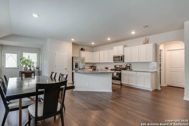 9811 Kalm Brome San Antonio, TX 78254