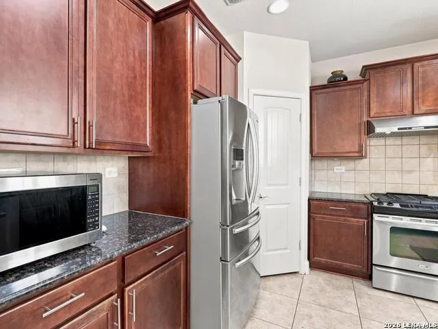 1427 NICHOLAS MNR San Antonio, TX 78258
