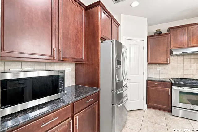 1427 NICHOLAS MNR San Antonio, TX 78258