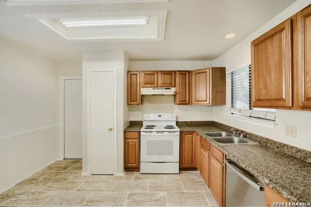 6206 Candleview San Antonio, TX 78244