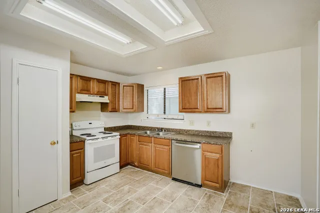 6206 Candleview San Antonio, TX 78244
