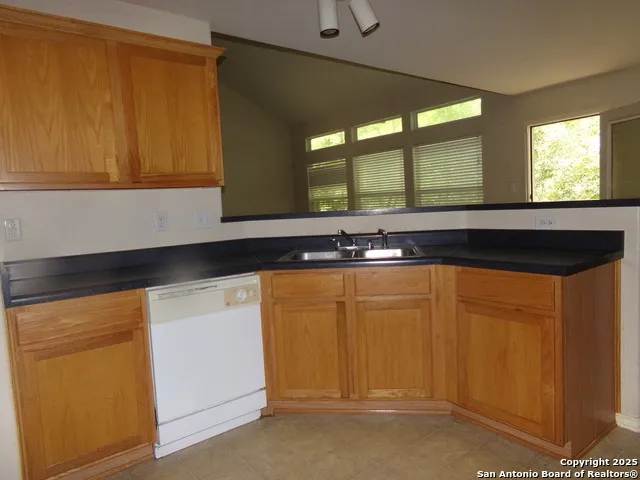 7310 Painter Way San Antonio, TX 78240
