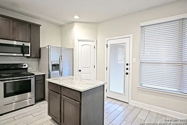 1661 BARRETT AVE New Braunfels, TX 78130