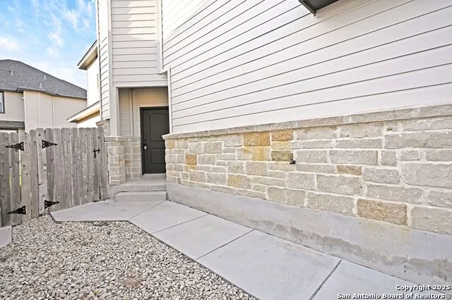 1661 BARRETT AVE New Braunfels, TX 78130