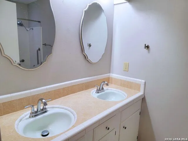 7007 Forest Grv San Antonio, TX 78240