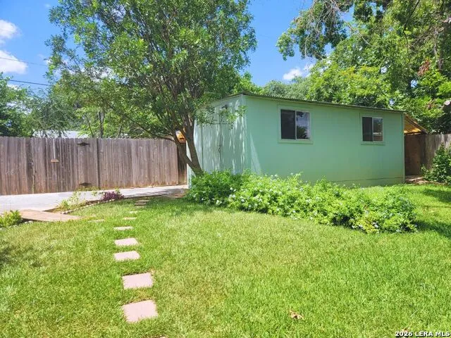 7007 Forest Grv San Antonio, TX 78240
