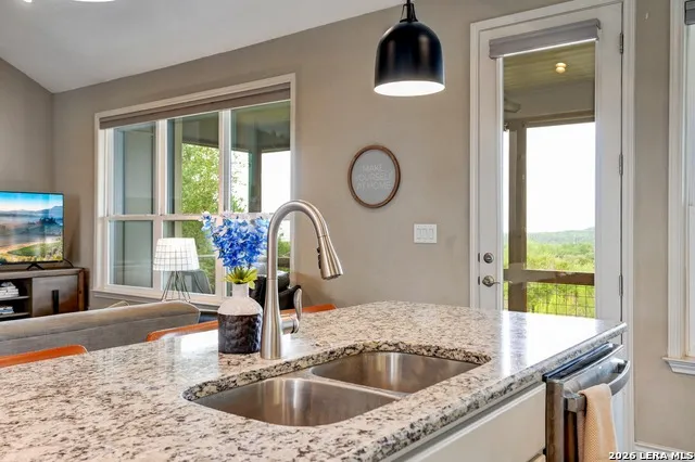 1375 Parton Canyon Lake, TX 78133