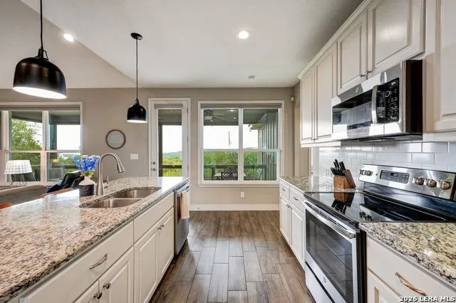 1375 Parton Canyon Lake, TX 78133