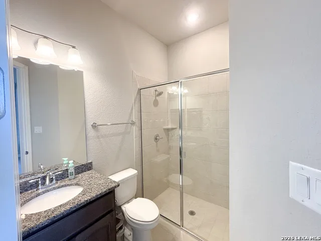 268 Englewood Ln Castroville, TX 78009