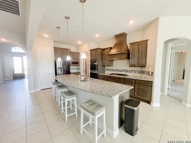 268 Englewood Ln Castroville, TX 78009