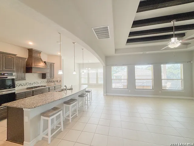 268 Englewood Ln Castroville, TX 78009