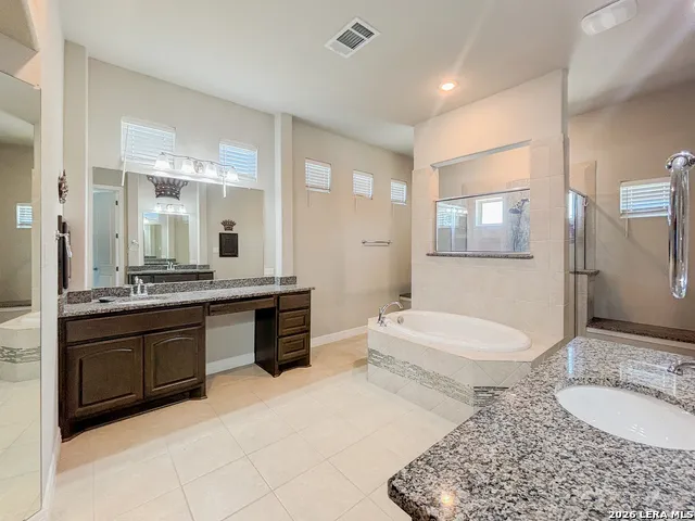 268 Englewood Ln Castroville, TX 78009