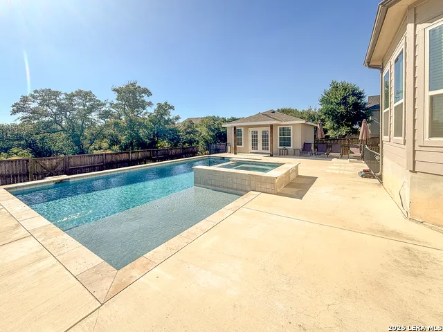 268 Englewood Ln Castroville, TX 78009