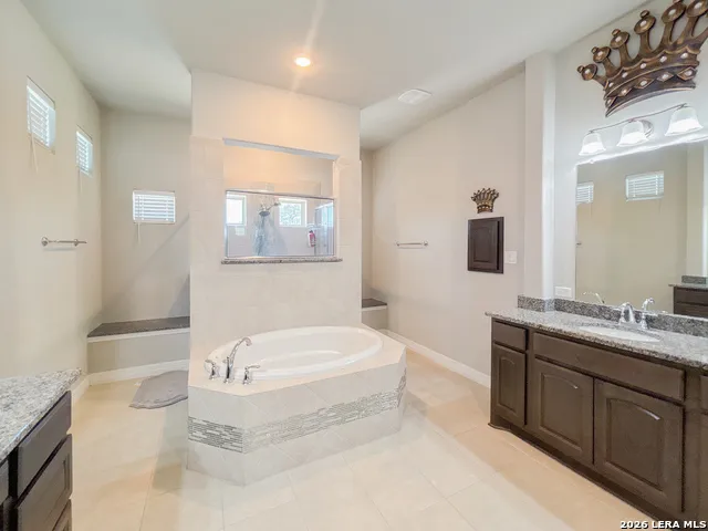 268 Englewood Ln Castroville, TX 78009